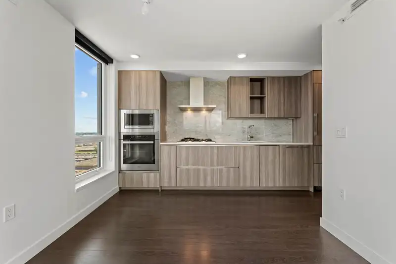 2709 455 SW MARINE DRIVE - photo 2 of 30