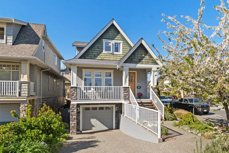 15595 THRIFT AVENUE - photo 1 of 33
