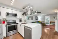 304 8989 HUDSON STREET - thumbnail 13