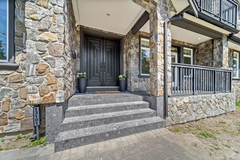 13101 14 AVENUE - photo 3 of 40