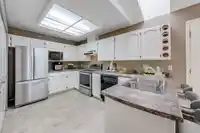 148 8737 212 STREET - thumbnail 11