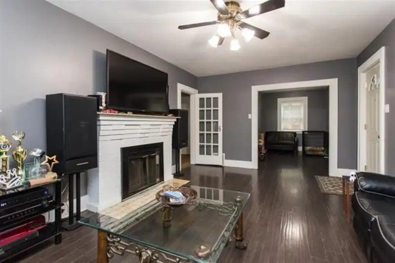 2340 MCKENZIE ROAD - photo 3 of 4