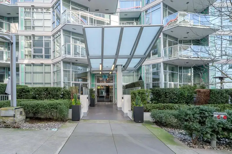 808 199 VICTORY SHIP WAY - photo 1 of 13