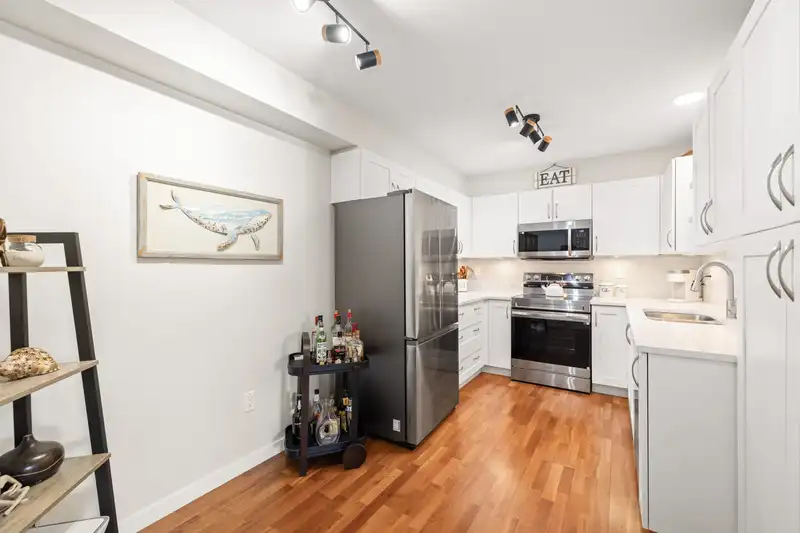 403 15621 MARINE DRIVE - photo 4 of 40