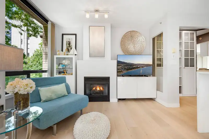 304 1003 BURNABY STREET - photo 3 of 40
