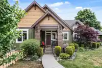 1 5882 COWICHAN STREET - thumbnail 1
