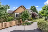 1 5882 COWICHAN STREET - thumbnail 2