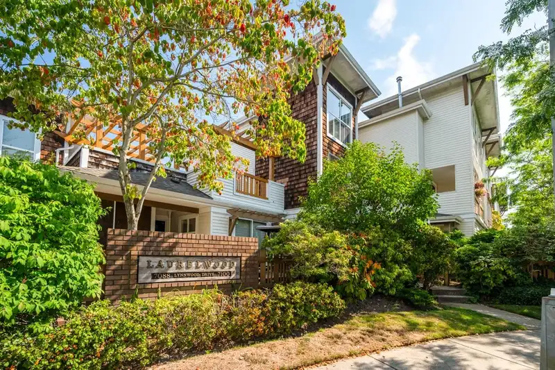 7 7100 LYNNWOOD DRIVE - photo 1 of 19