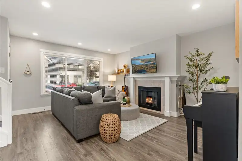 9204 MCBRIDE STREET - photo 3 of 34