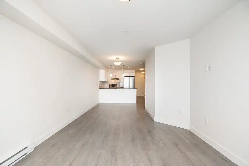 308 19730 56 AVENUE - photo 2 of 31
