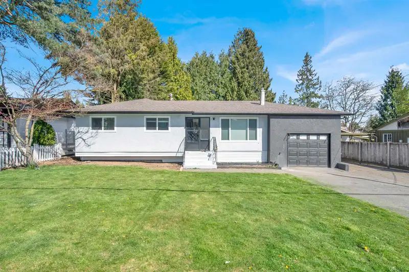 26953 28 AVENUE - photo 1 of 25