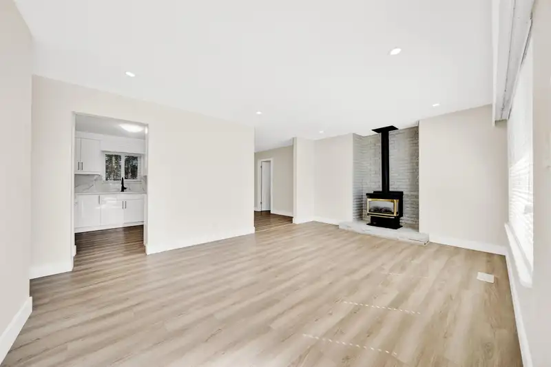 26953 28 AVENUE - photo 3 of 25
