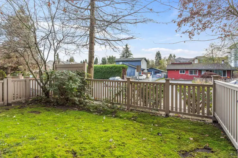 102 15385 101A AVENUE - photo 4 of 37