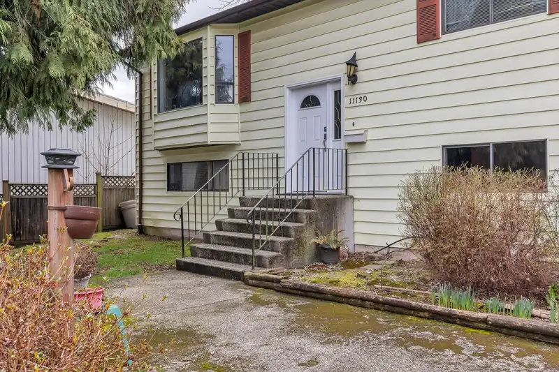 11130 80 AVENUE - photo 2 of 23