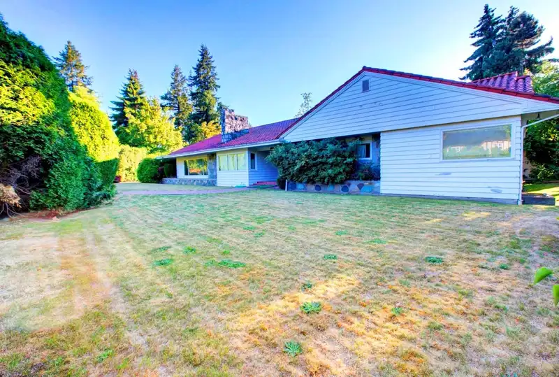 5275 GRANVILLE STREET - photo 4 of 23
