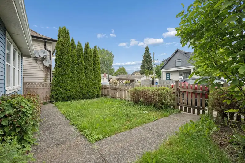 3795 FLEMING STREET - photo 4 of 40