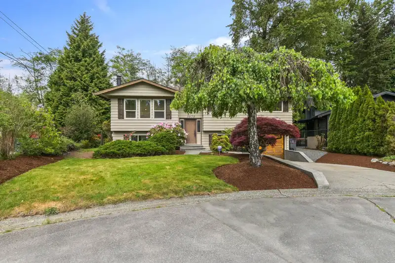 7978 141A STREET - photo 3 of 40