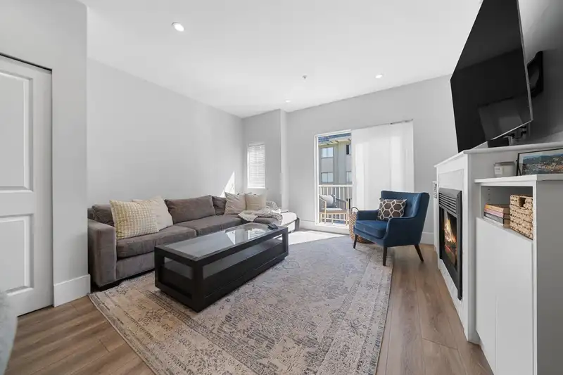 223 368 ELLESMERE AVENUE - photo 4 of 23