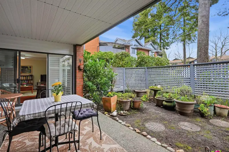 109 15270 17 AVENUE - photo 1 of 33