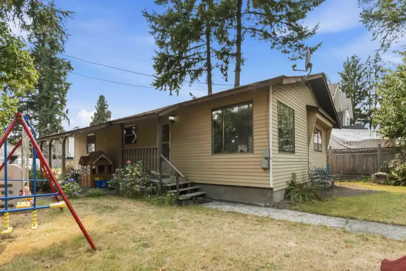 20248 98A AVENUE - photo 1 of 30