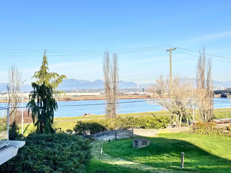 236 5880 DOVER CRESCENT - photo 1 of 37