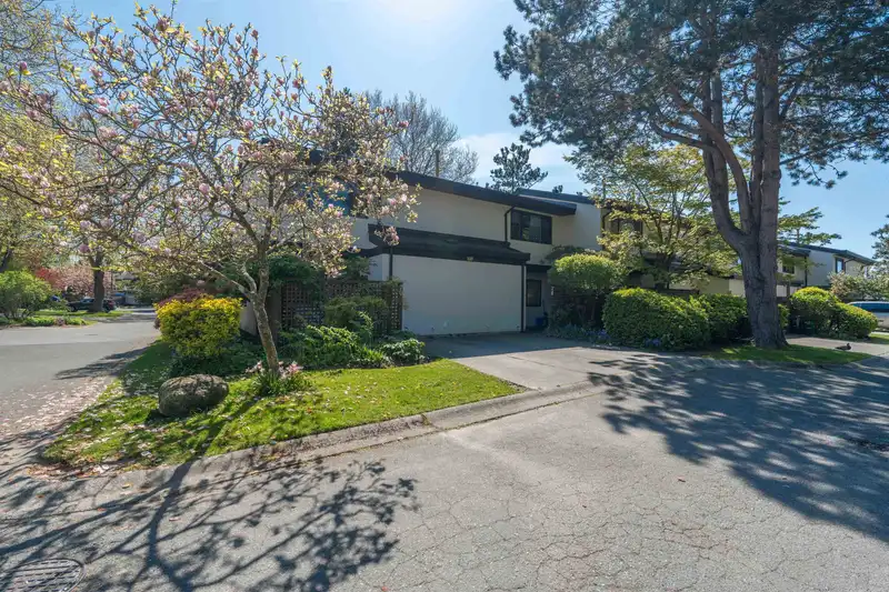 71 11491 7TH AVENUE - photo 1 of 25
