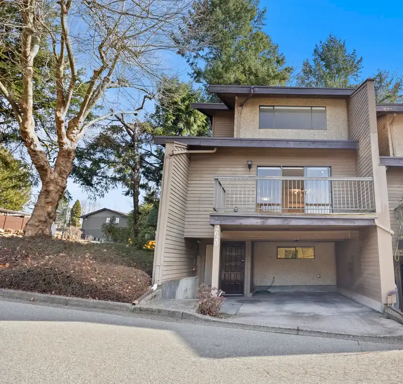 2620 MOORCROFT COURT - photo 4 of 40