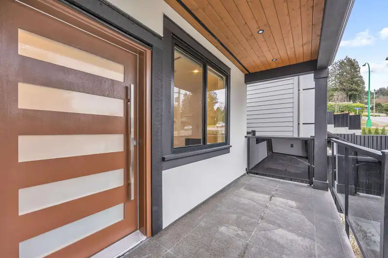 812 MONTROYAL BOULEVARD - photo 3 of 39