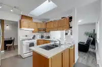 7549 149A STREET - thumbnail 17