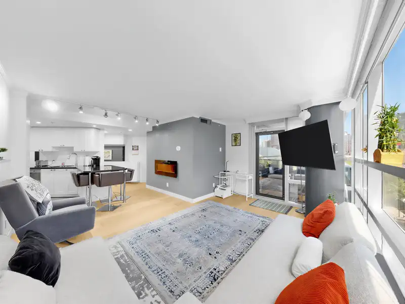 708 1050 BURRARD STREET - photo 4 of 19