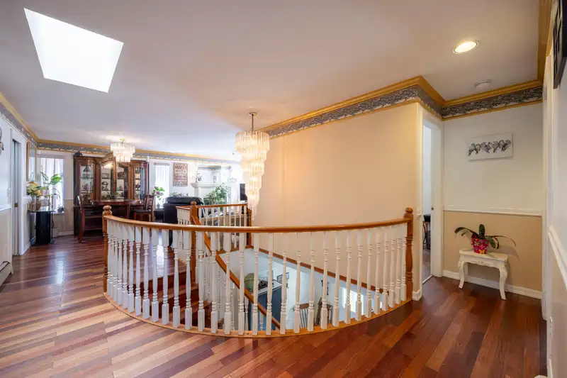 14446 BEDFORD DRIVE - photo 3 of 37