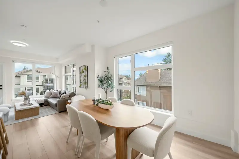 304 15353 17 AVENUE - photo 3 of 40