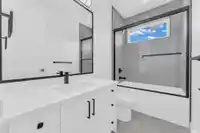 8219 111B STREET - thumbnail 33