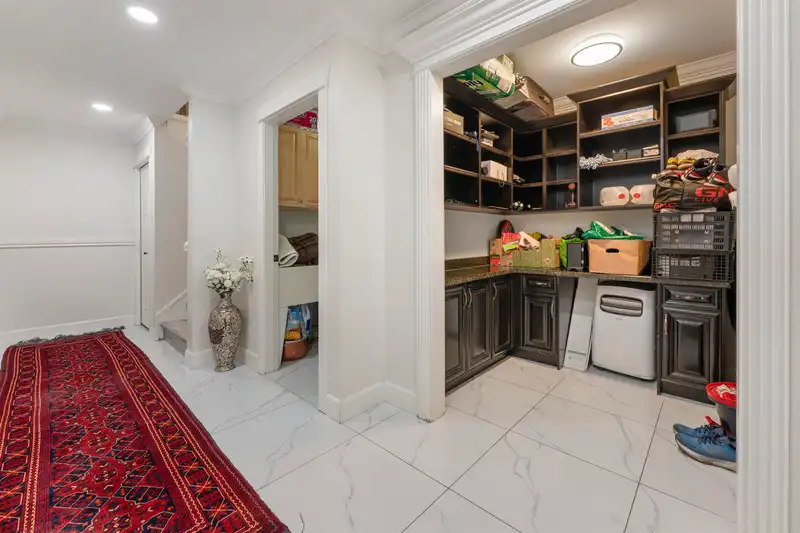 6516 142A STREET - photo 4 of 27