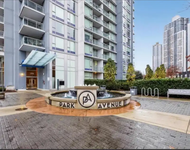 3908 13696 100 AVENUE - photo 1 of 28