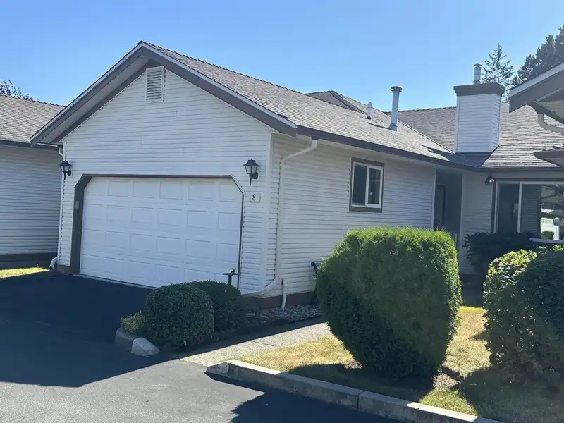 8 27435 29A AVENUE - photo 1 of 17