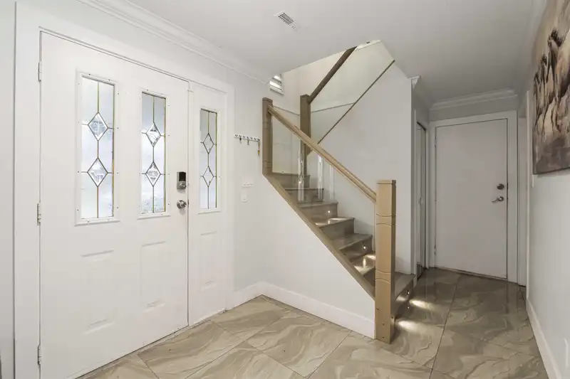 2706 MITCHELL STREET - photo 4 of 34