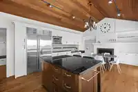 2370 QUEENS AVENUE - thumbnail 10
