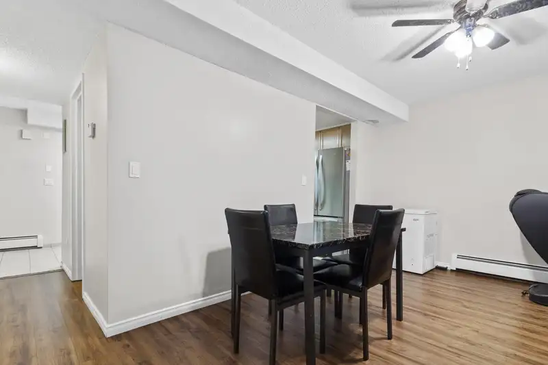 223 7453 140 STREET - photo 3 of 35