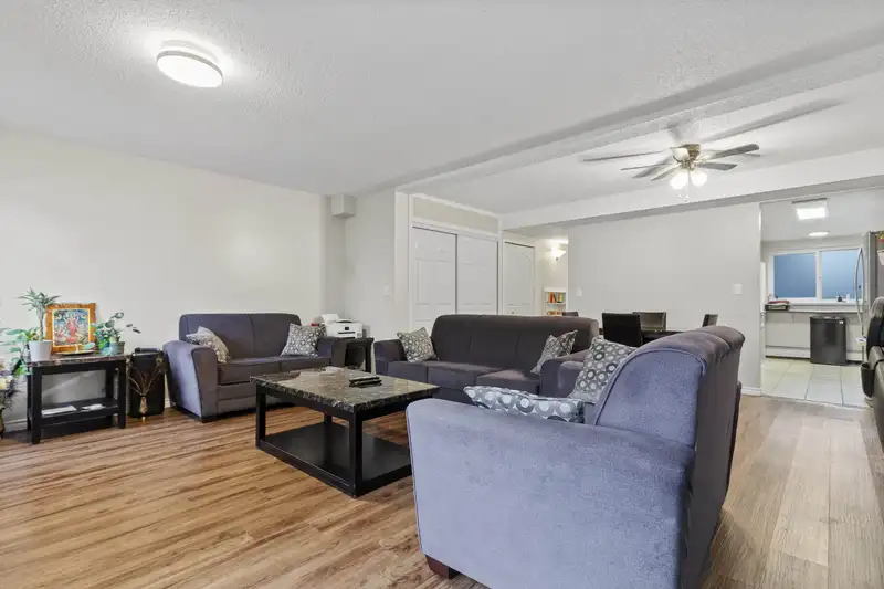 223 7453 140 STREET - photo 4 of 35