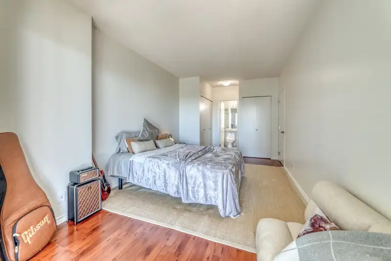 701 8851 LANSDOWNE ROAD - photo 4 of 20