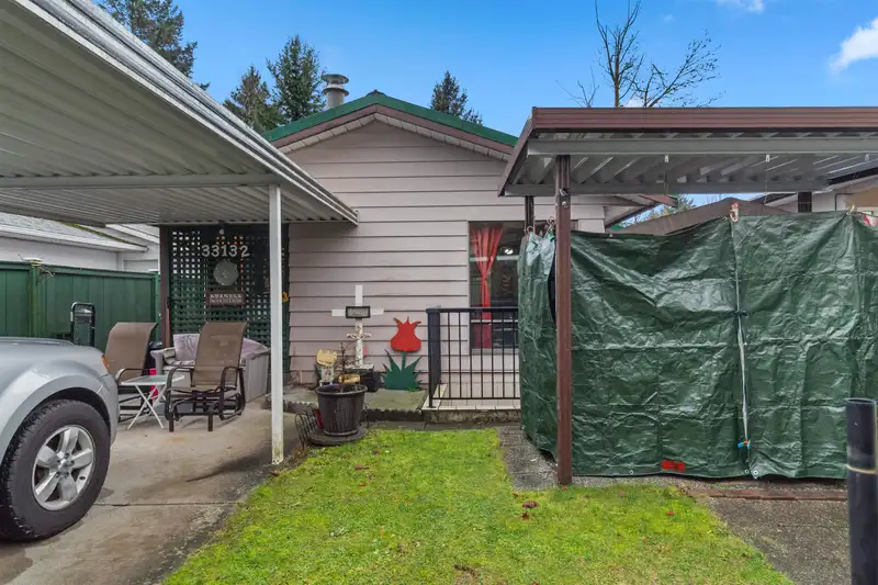 33132 MYRTLE AVENUE - photo 4 of 33