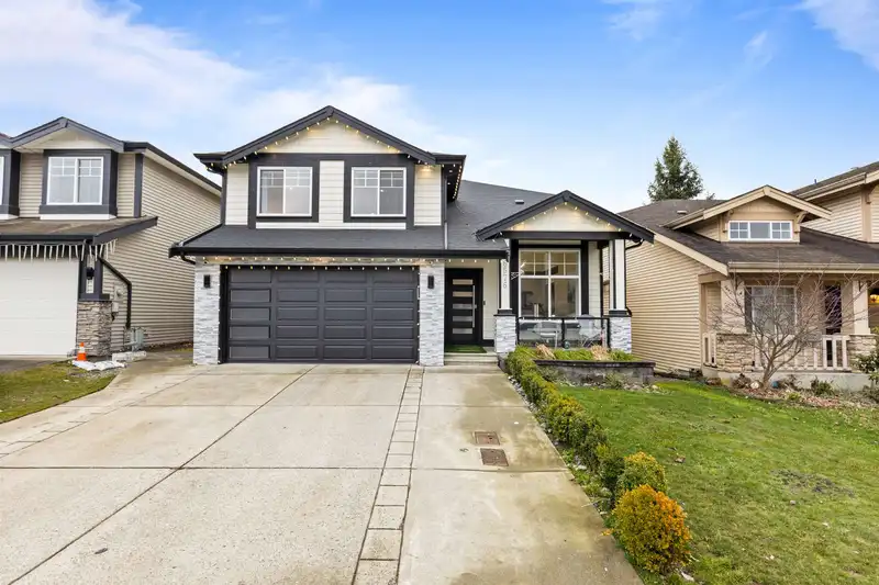 6576 207 STREET - photo 1 of 36