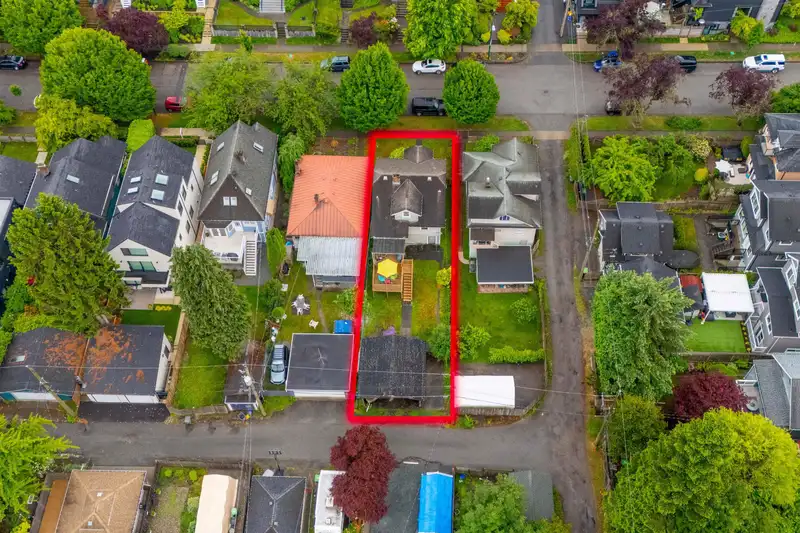 423 E 37TH AVENUE - photo 1 of 28