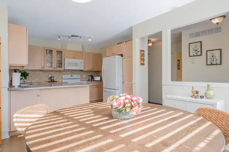 20 21928 48 AVENUE - photo 2 of 36