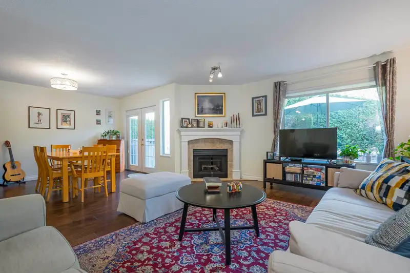 20 21928 48 AVENUE - photo 3 of 36