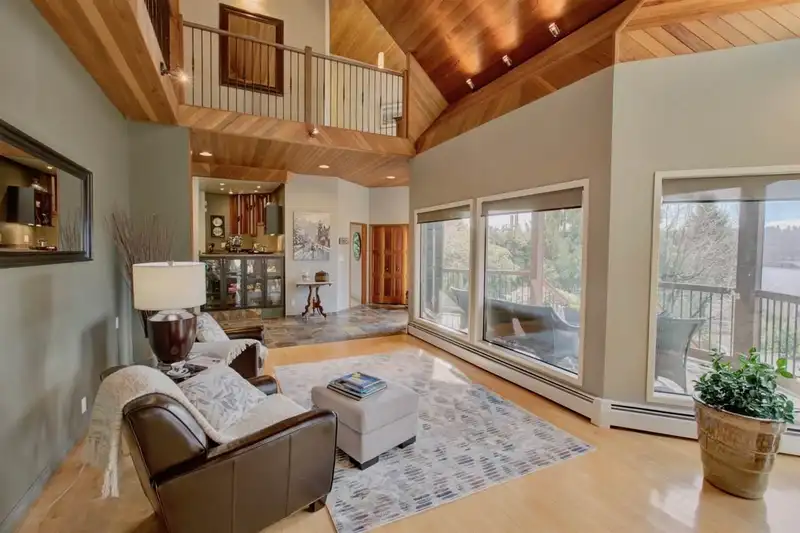 60 WALTON WAY - photo 4 of 20
