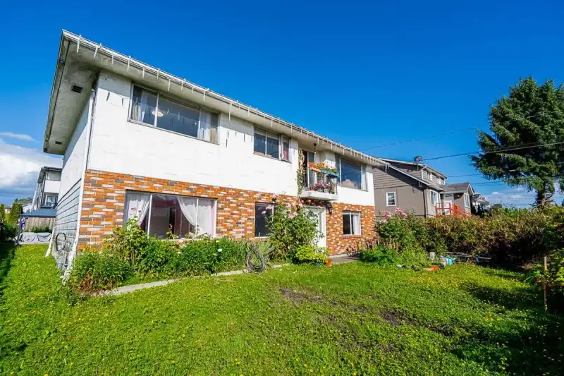 343 PEMBINA STREET - photo 1 of 29