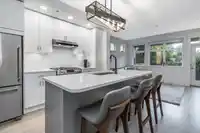 2268 ST. GEORGE STREET - thumbnail 3