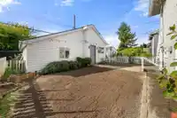 2554 ADANAC STREET - thumbnail 35